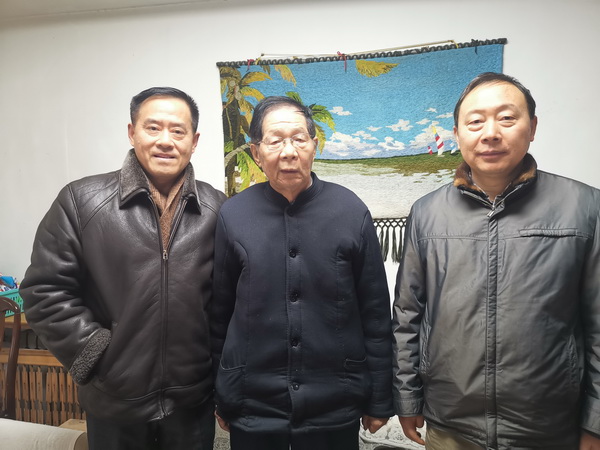 胡校慰问3.jpg