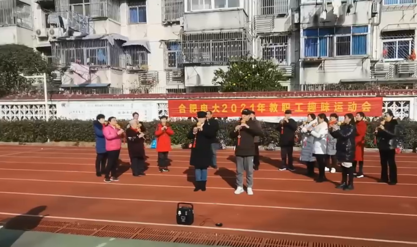 葫芦丝班积极参加排练